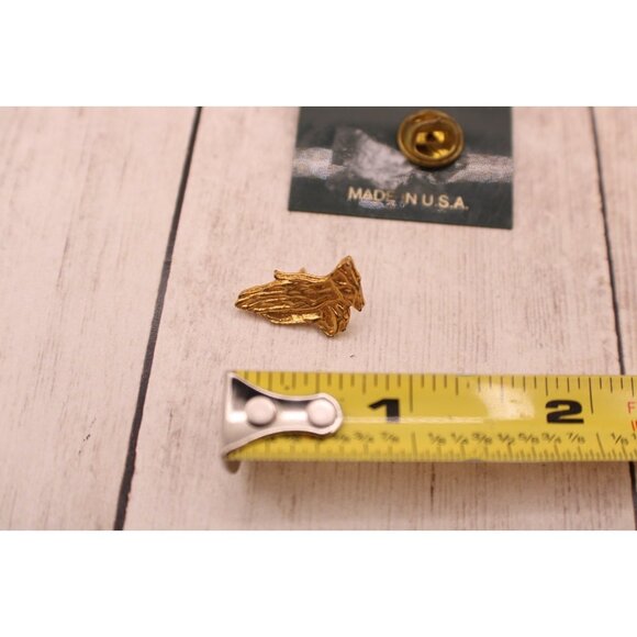 Vintage Praying Hands Lapel Hat Pin Gold Tone Religious Prayers Made in USA NEW - Picture 6 of 7